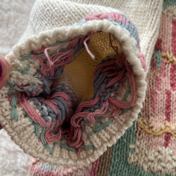 Signatures By Northern Isles Hand Knitted Vintage Western Roses Boot Cardigan - Picture 6 of 9
